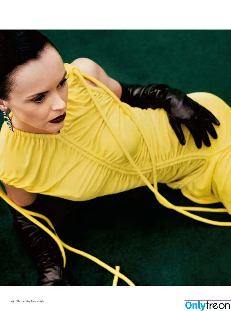 Christina Ricci nude photo #0090 (ChristinaRicci / arianaricci / riccigrams)