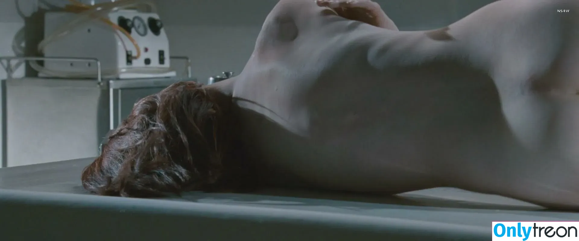 Christina Ricci nude photo #0155 (ChristinaRicci / arianaricci / riccigrams)