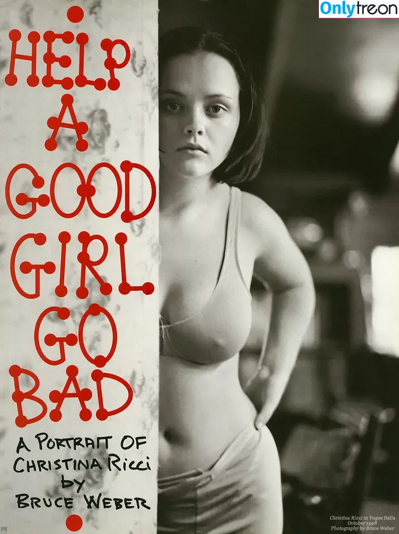 Christina Ricci nude photo #0181 (ChristinaRicci / riccigrams)
