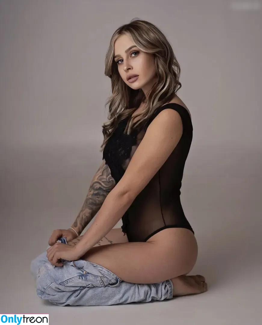 Christina Sigl nude photo #0003 (chrissi_sigl)
