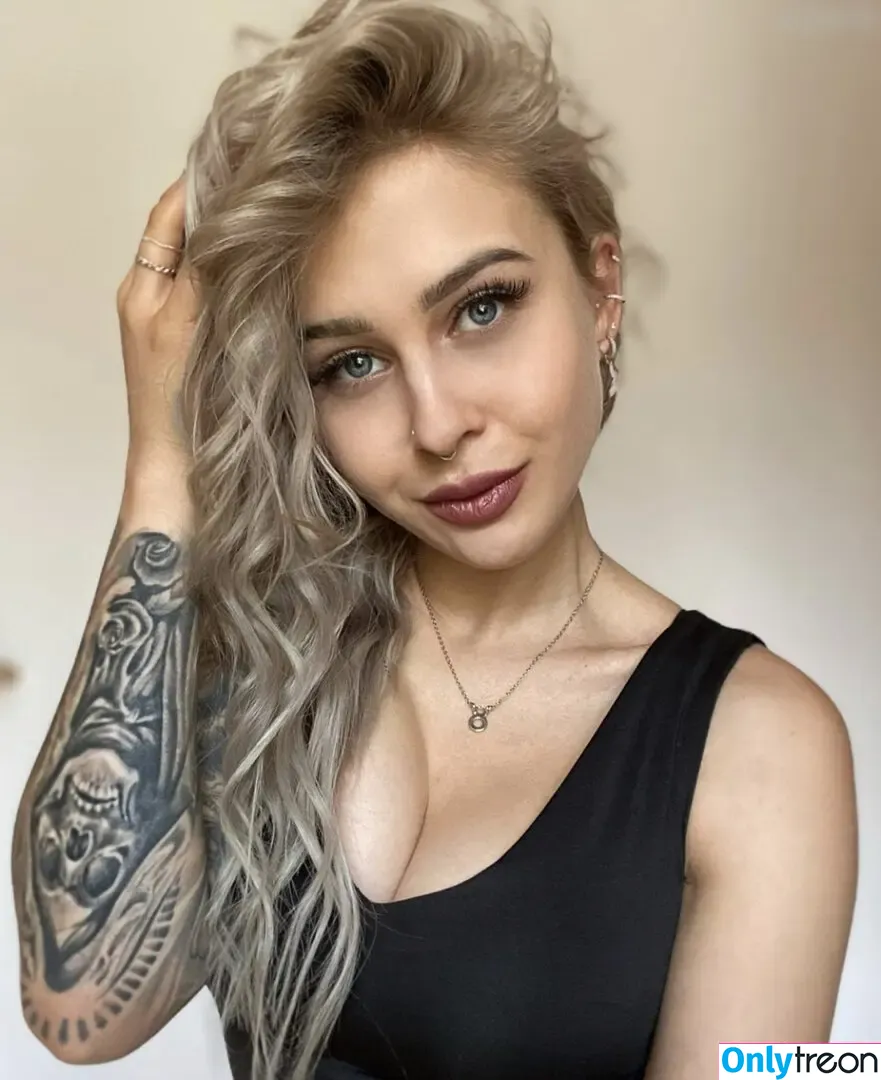 Christina Sigl nude photo #0011 (chrissi_sigl)