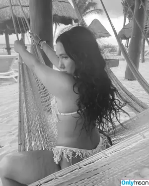 Christina / cherrybabe96 / christina.bertevello / quickiesmalls nude photo #0033
