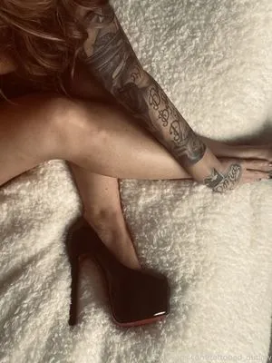 chroniclesofatiredassmom / tattooedoutlaw16 nude photo #0023