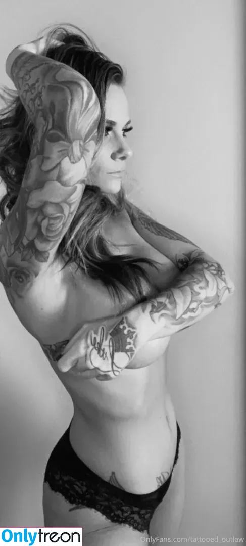 chroniclesofatiredassmom nude photo #0037 (tattooedoutlaw16)
