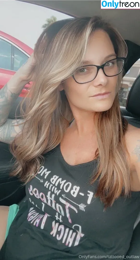 chroniclesofatiredassmom nude photo #0064 (tattooedoutlaw16)