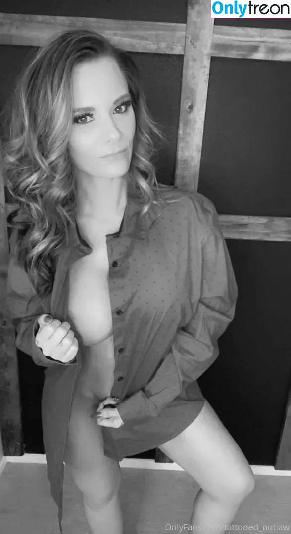 chroniclesofatiredassmom nude photo #0075 (tattooedoutlaw16)