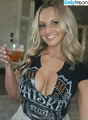 churchwifey_kk / kk_live_now nude photo #0243