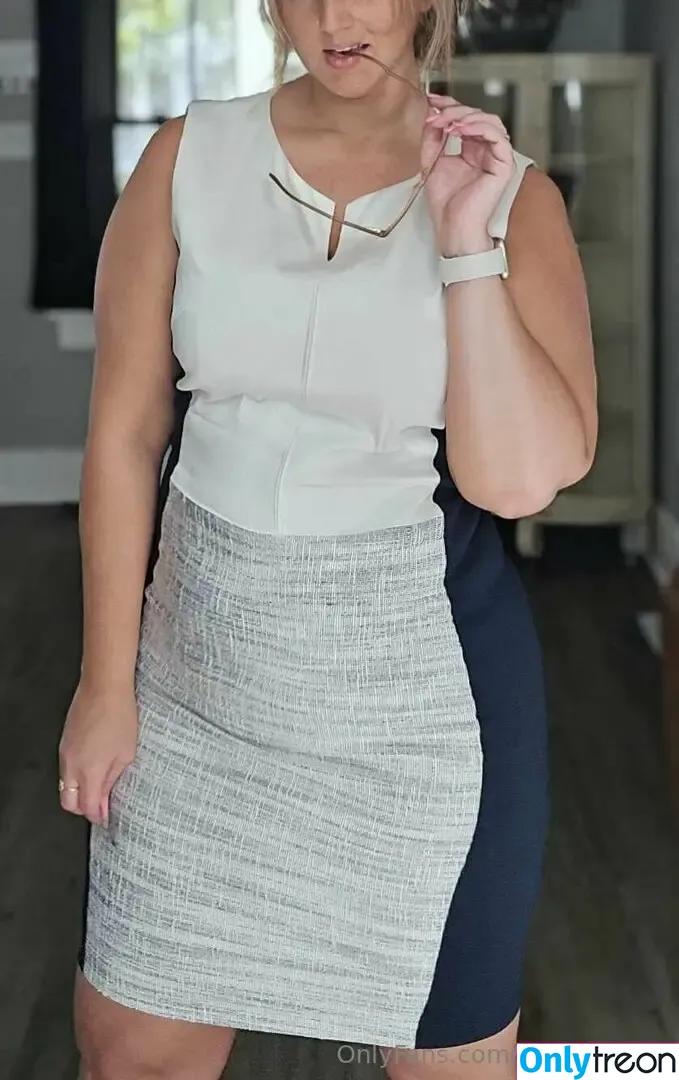 churchwifey nude photo #0008 (amyvisconti)