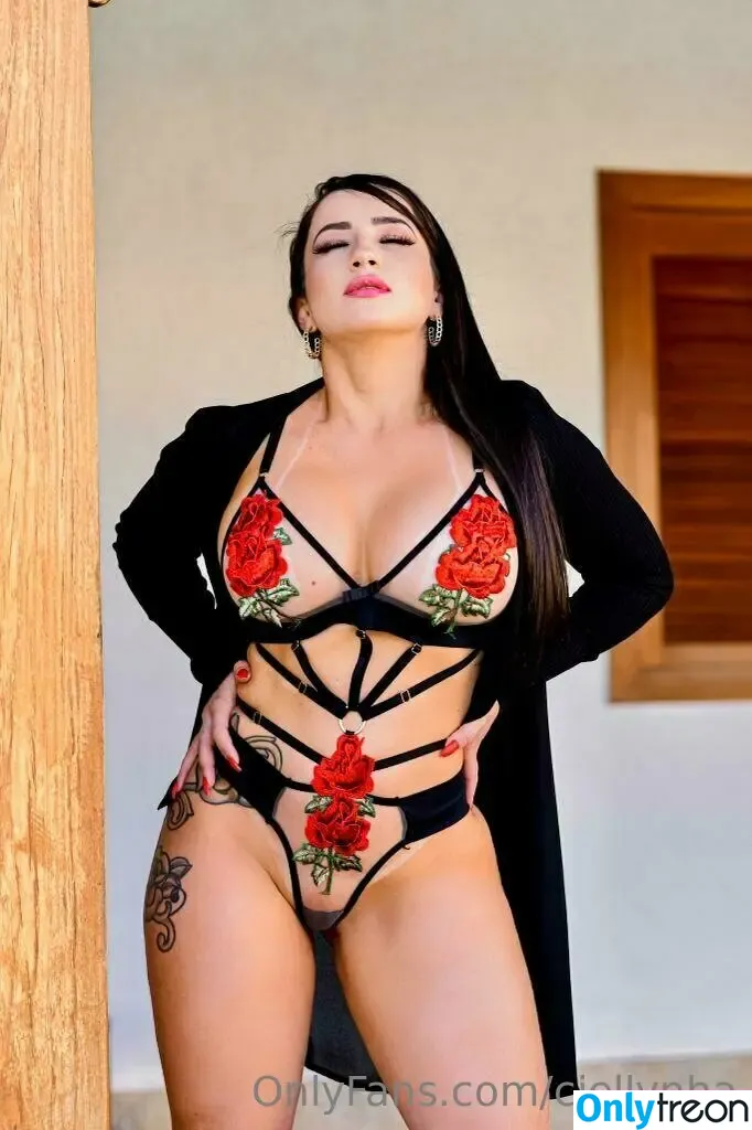Cielly Paiva nude photo #0034 (ciellypaiva_)