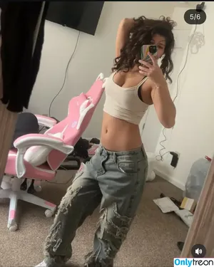 ciggybae / Zendaya lookalike / gypsybaehere / homeskilla_whitnit nude photo #0096