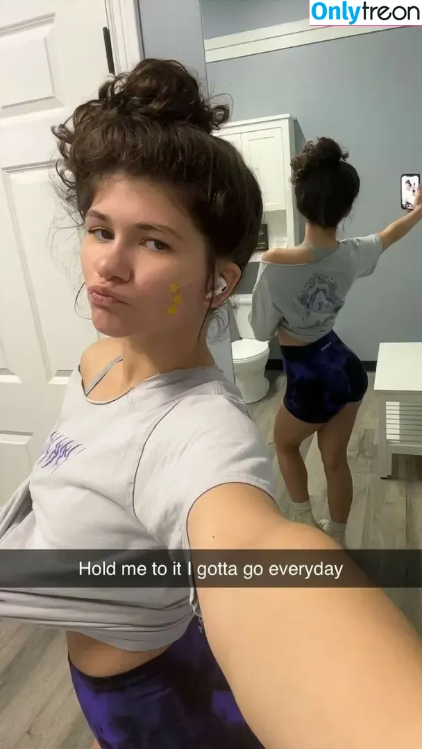 ciggybae nude photo #0100 (Zendaya lookalike / gypsybaehere / homeskilla_whitnit)