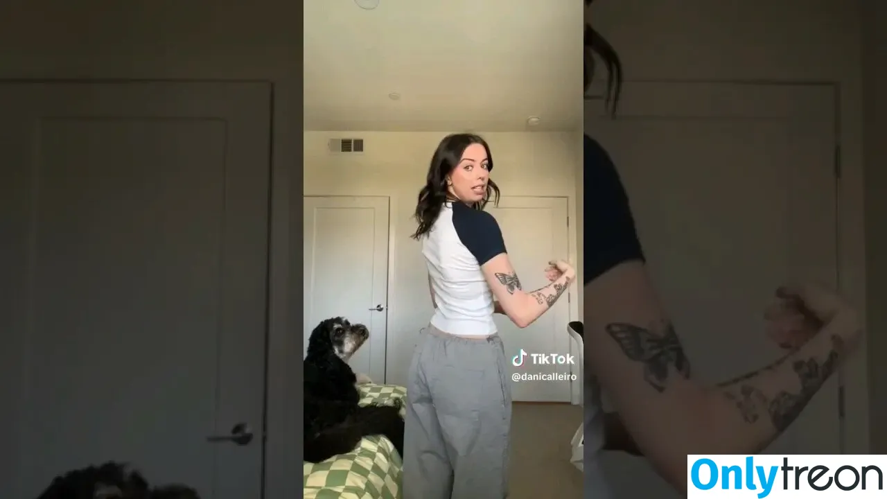 Cimorelli nude photo #0009 (Cimorelli)