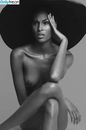 Cindy Bruna / cindybruna nude photo #0040