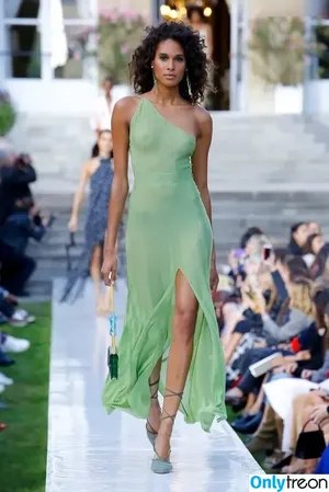 Cindy Bruna / cindybruna nude photo #0050