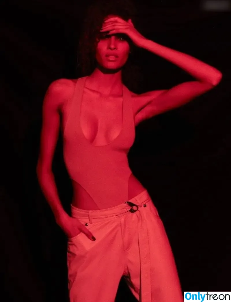 Cindy Bruna nude photo #0001 (cindybruna)