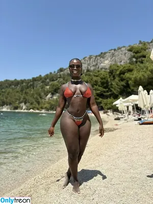 Cire Traore / cire.traore nude photo #0015