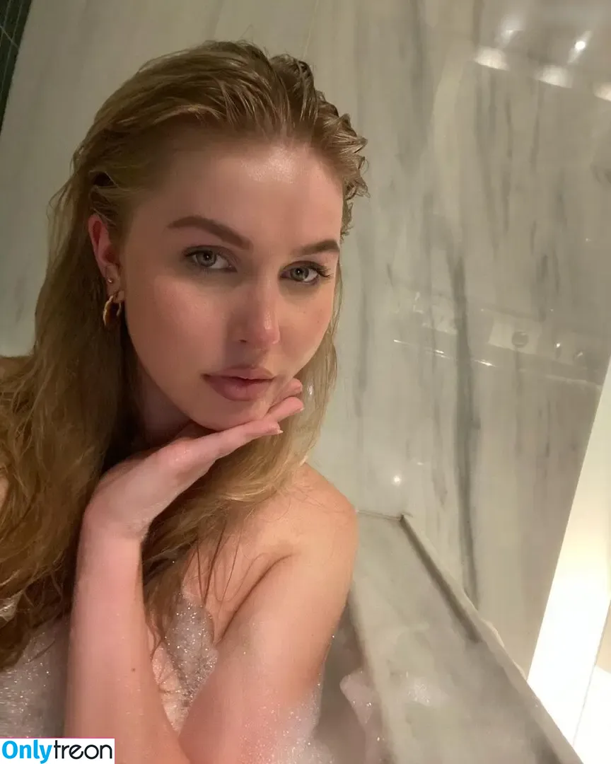 Cirizzle nude photo #0037 (cirizle / cirizzzle)