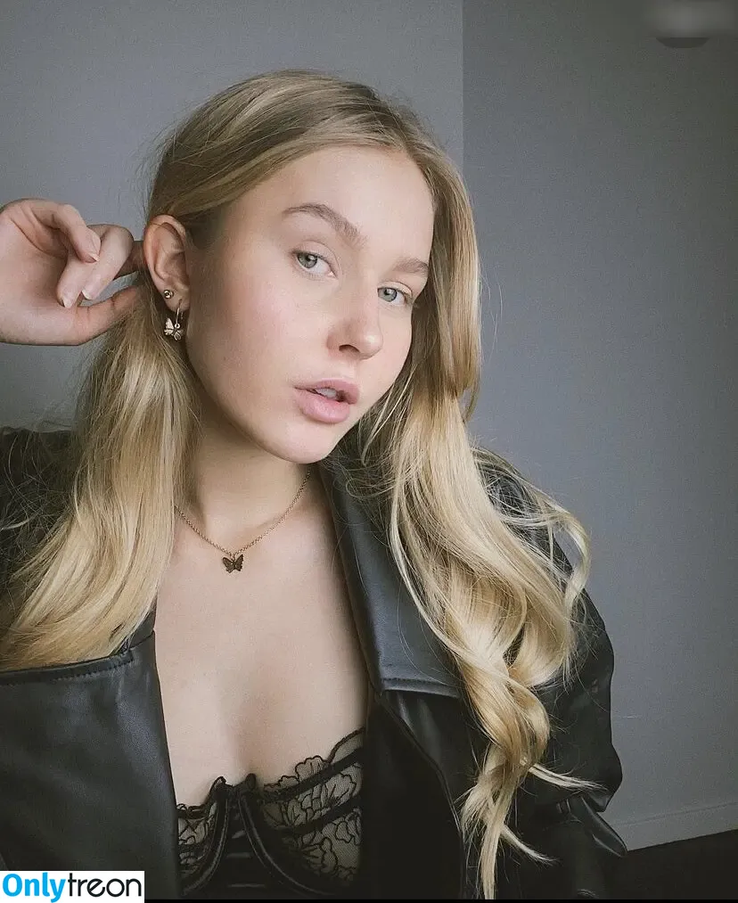 Cirizzle nude photo #0109 (cirizle / cirizzzle)