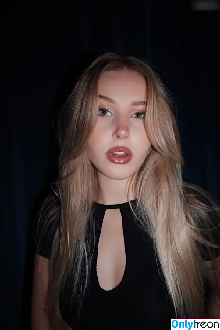 Cirizzle nude photo #0176 (cirizle / cirizzzle)