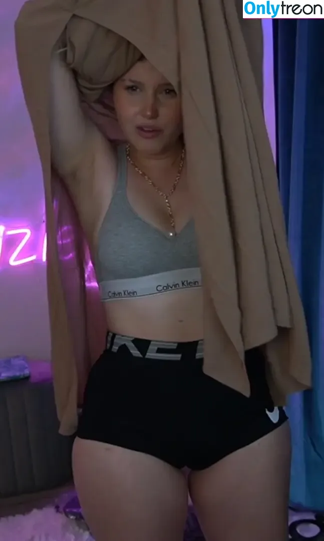Cirizzle nude photo #0260 (cirizle / cirizzzle)