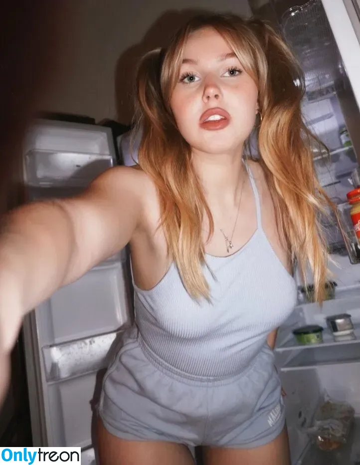 cirizzzle nude photo #0021 (Cindy / cirizle)