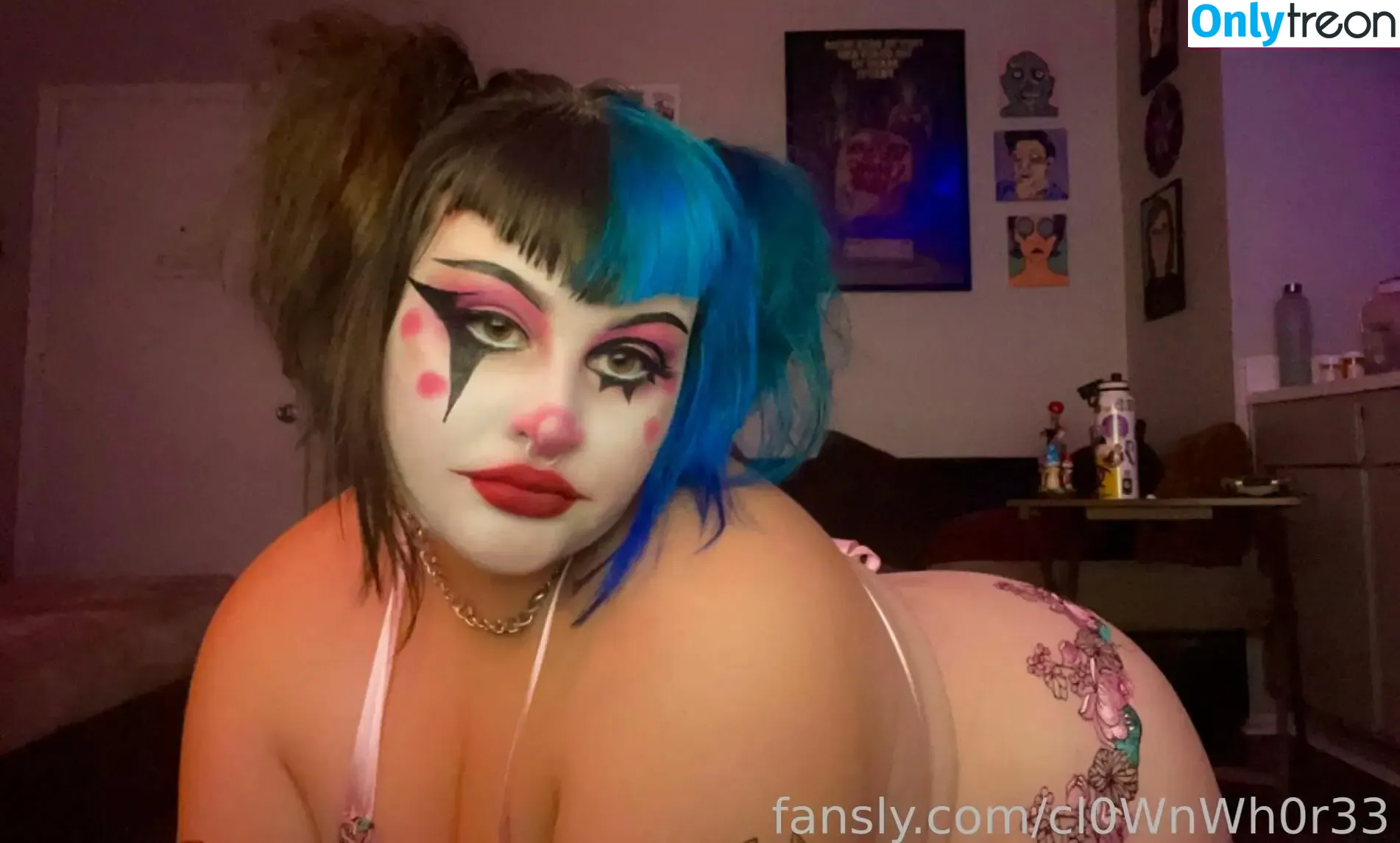 cl0WnWh0r33 nude photo #0008 (cl0WnWh0r33)
