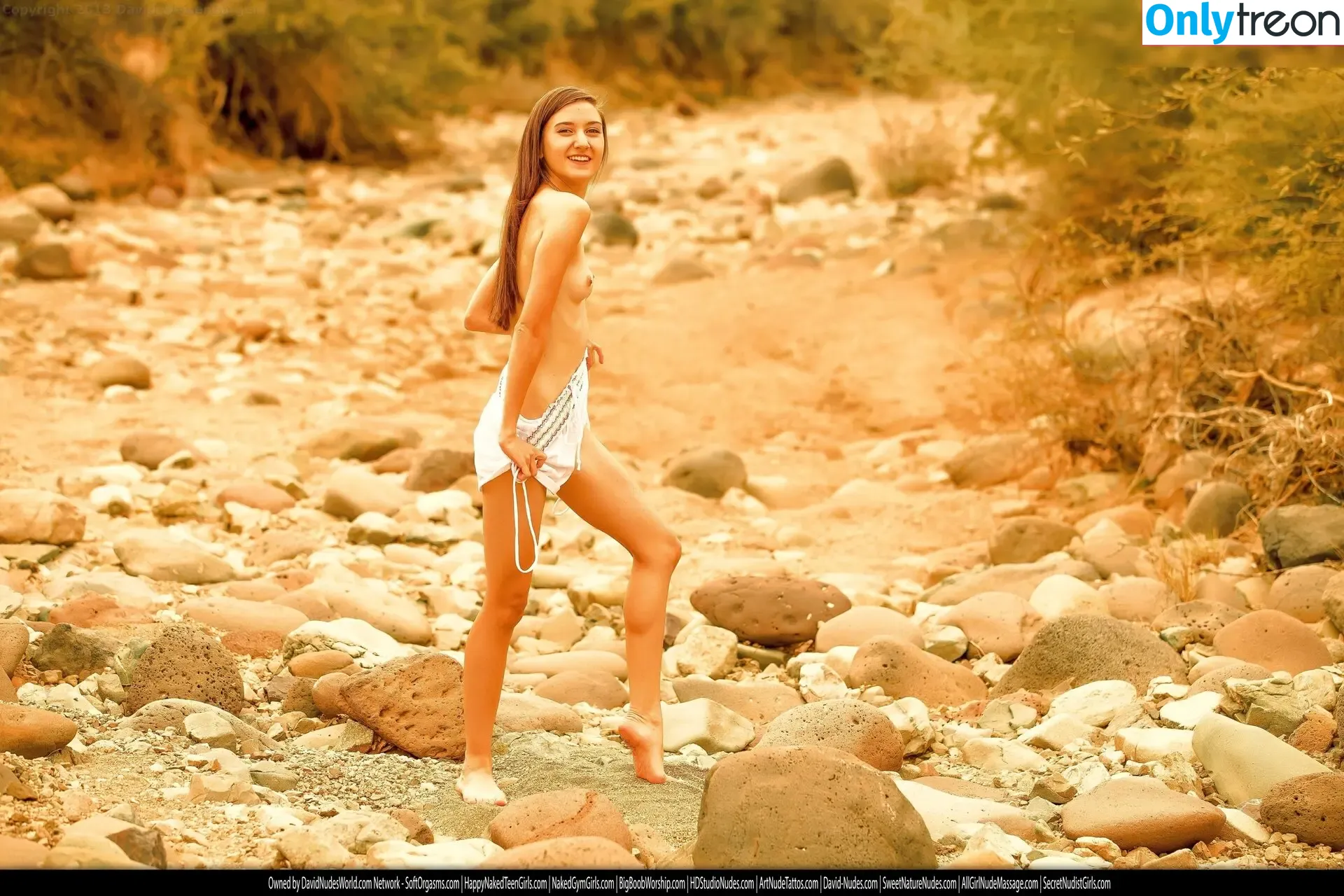 Claire Evans nude photo #0045 (clairelevans)
