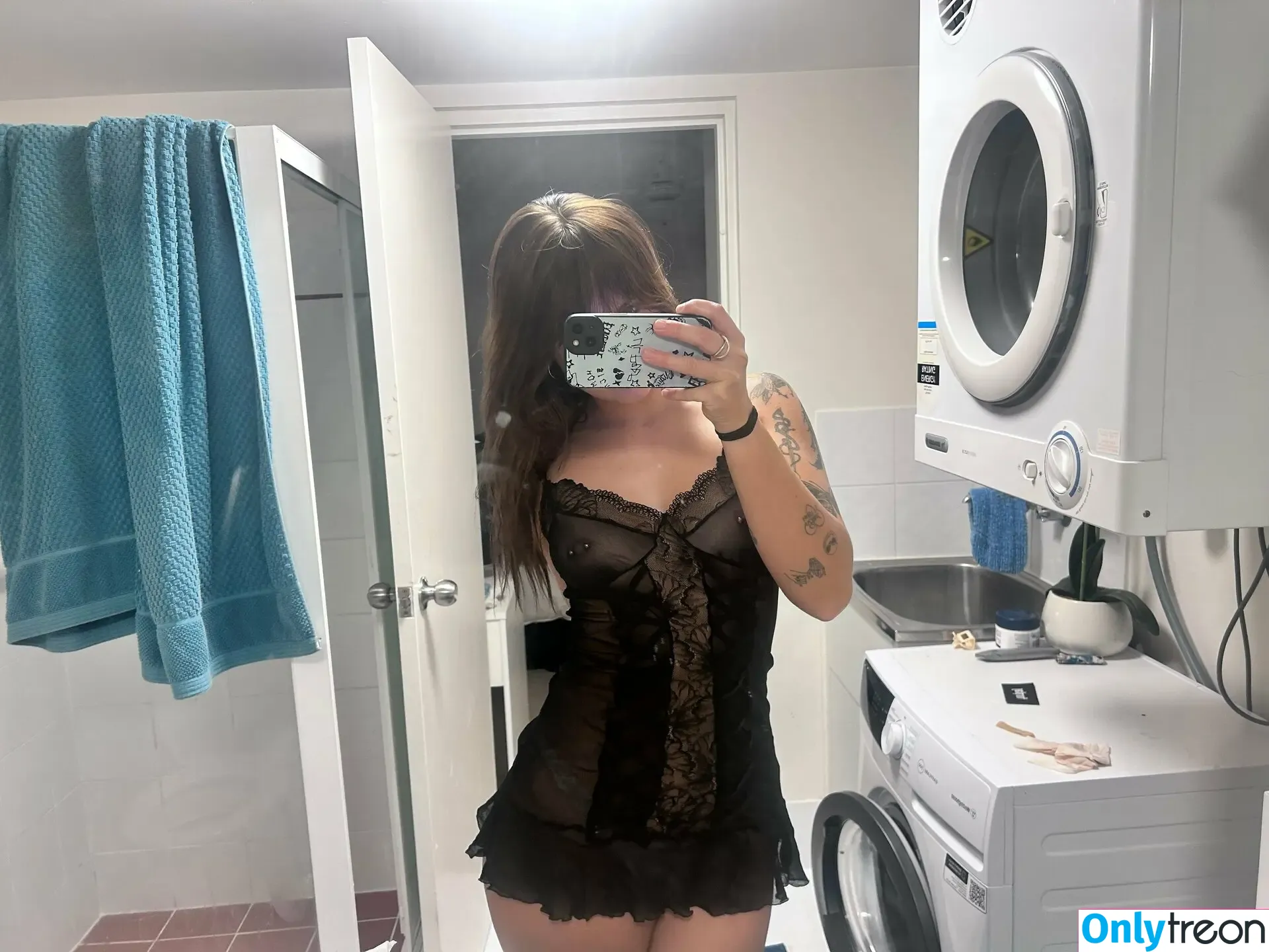 Clairebearr nude photo #0032 (cclaire.bbear / clairerogerss)