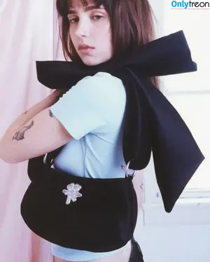 Clairo / Claire Cottrill nude photo #0047