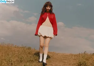Clairo / Claire Cottrill nude photo #0052