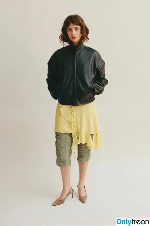 Clairo / Claire Cottrill nude photo #0060