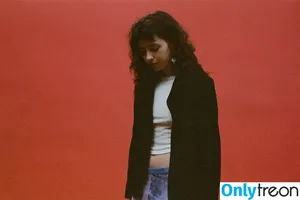 Clairo / Claire Cottrill nude photo #0061