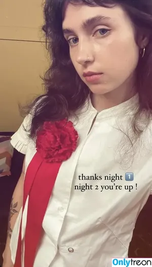 Clairo / Claire Cottrill nude photo #0071