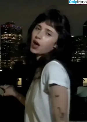 Clairo / Claire Cottrill nude photo #0198
