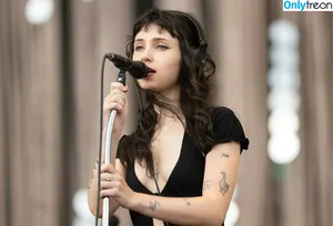 Clairo / Claire Cottrill nude photo #0217
