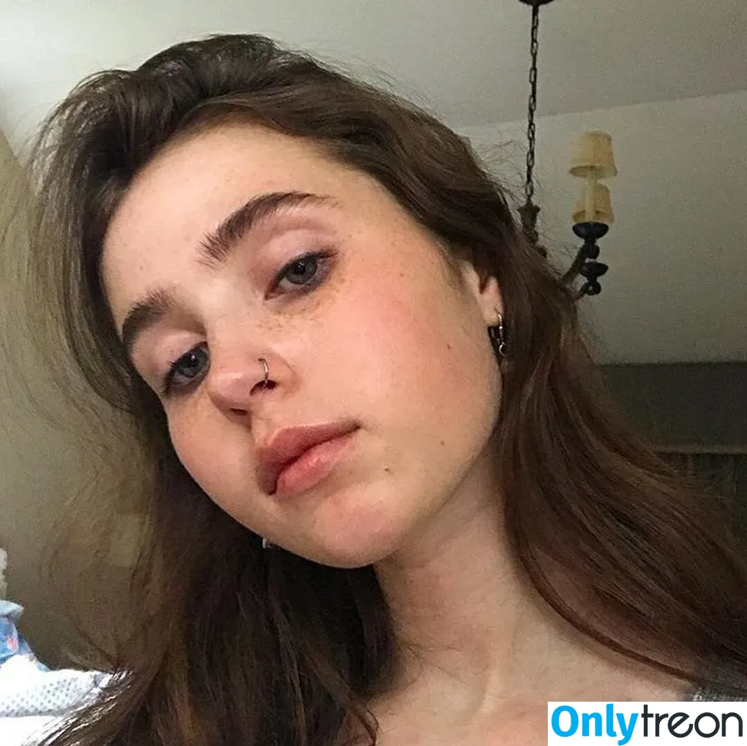 Clairo nude photo #0008 (Claire Cottrill)