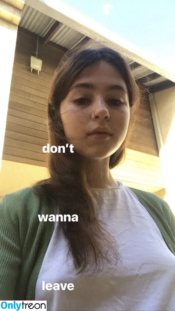Clairo nude photo #0014 (Claire Cottrill)