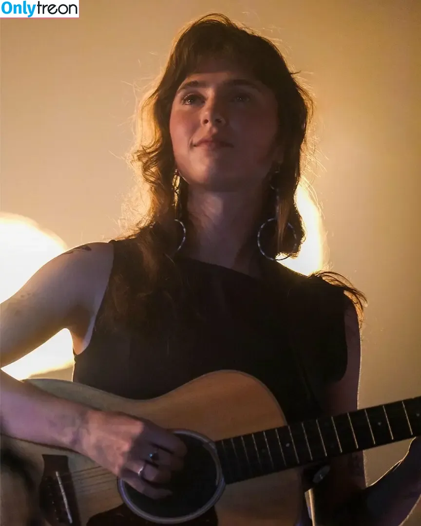 Clairo nude photo #0054 (Claire Cottrill)