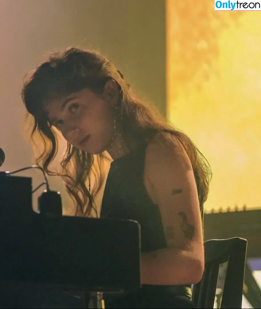 Clairo nude photo #0055 (Claire Cottrill)