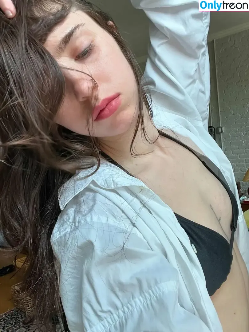 Clairo nude photo #0194 (Claire Cottrill)