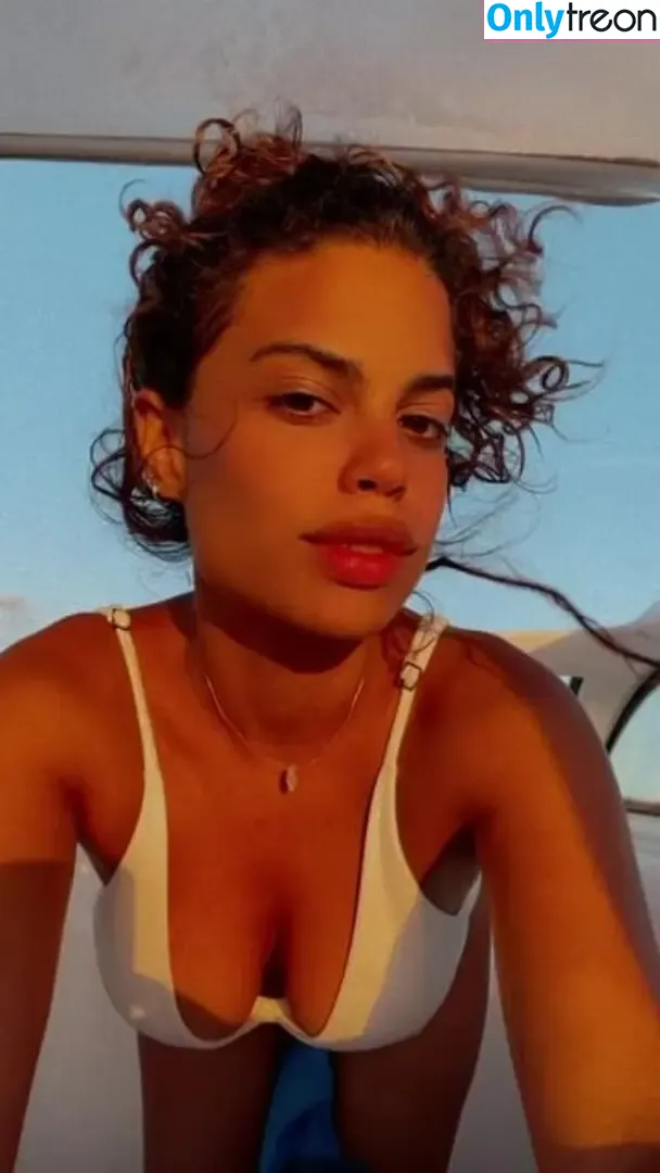 Clara Buarque nude photo #0006 (clara.buarque)