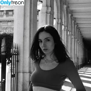 Clararunaway nude photo #0002