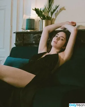 Clararunaway nude photo #0007