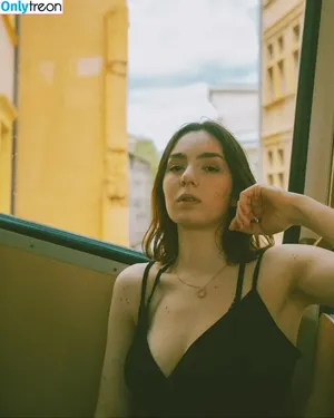 Clararunaway nude photo #0010
