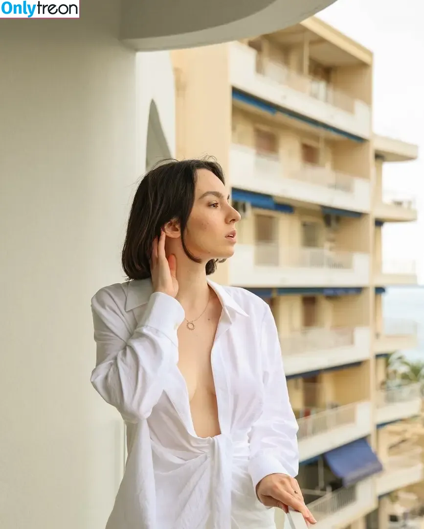 Clararunaway nude photo #0031 (Clararunaway)