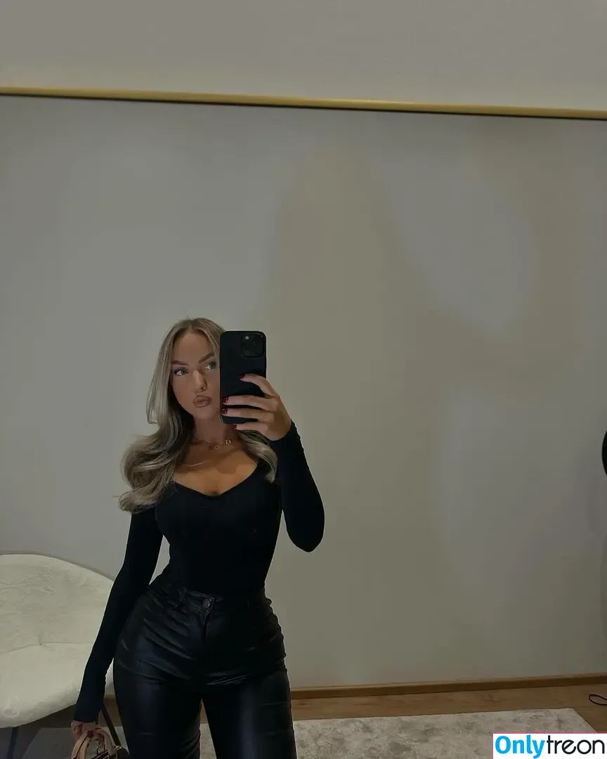 Claudia Kuparinen nude photo #0029 (claudiaisabellaa)