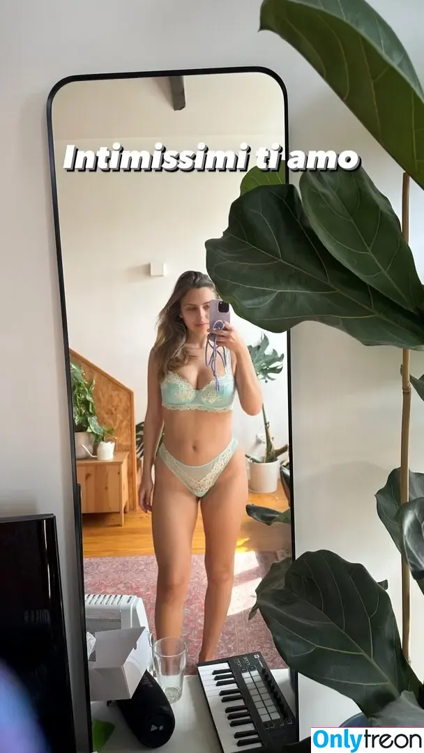 Claudia Napolitano nude photo #0011 (_claudiaan / giulianapolitano)