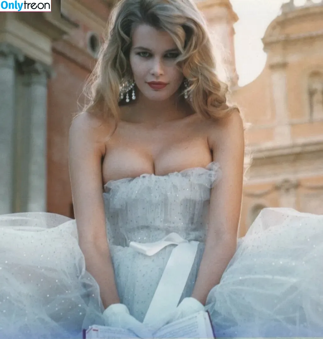 Claudia Schiffer nude photo #0039 (claudiaschiffer)