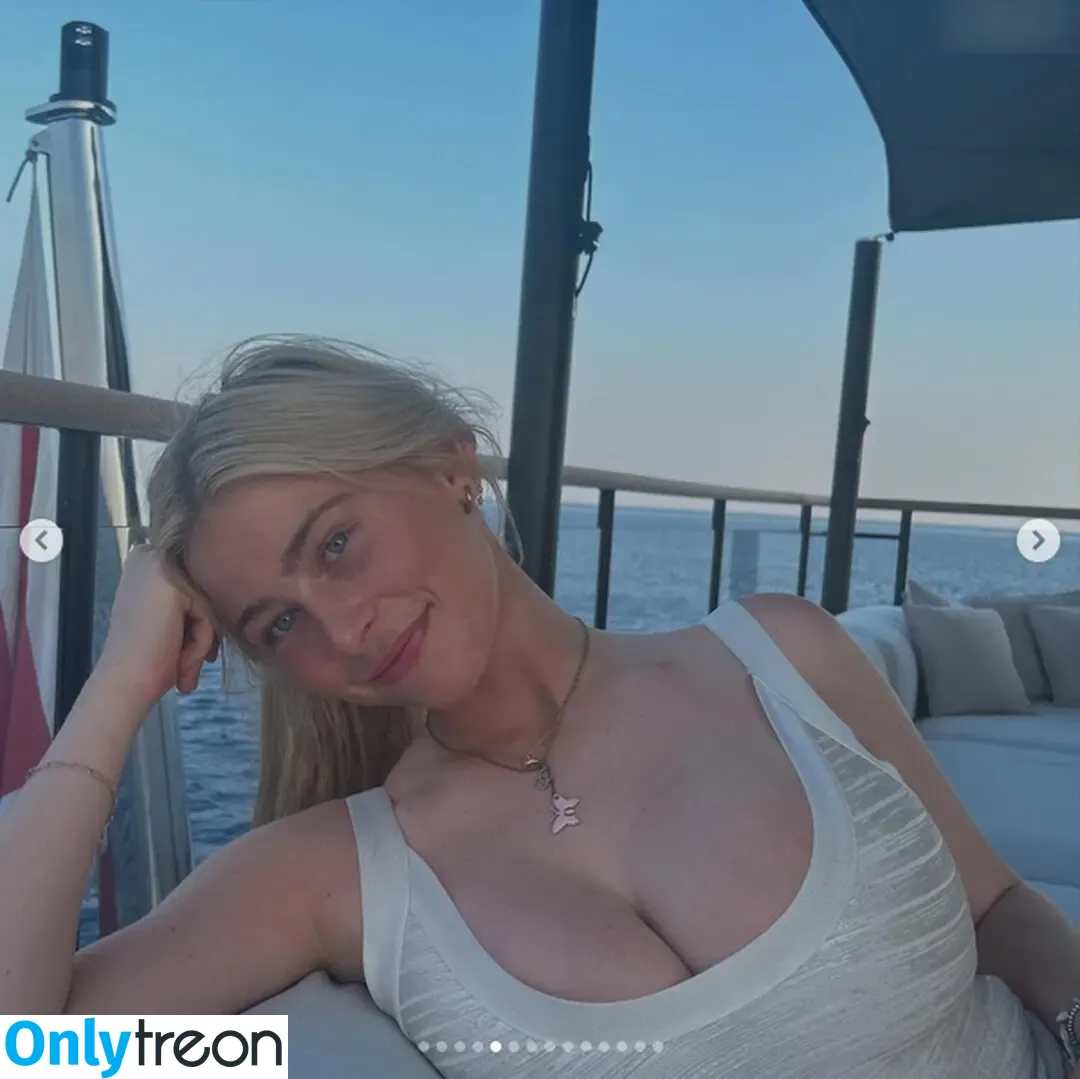 Clementine Vaughn nude photo #0025 (Clementine Schiffer / clementinevaughn)