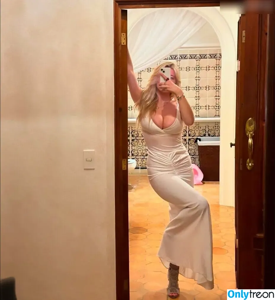 Clementine Vaughn nude photo #0028 (Clementine Schiffer / clementinevaughn)